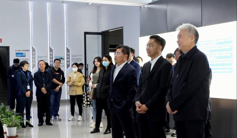 講好民營(yíng)企業(yè)“時(shí)代故事”，市委宣傳部領(lǐng)導(dǎo) 一行走進(jìn)積成電子 (3)